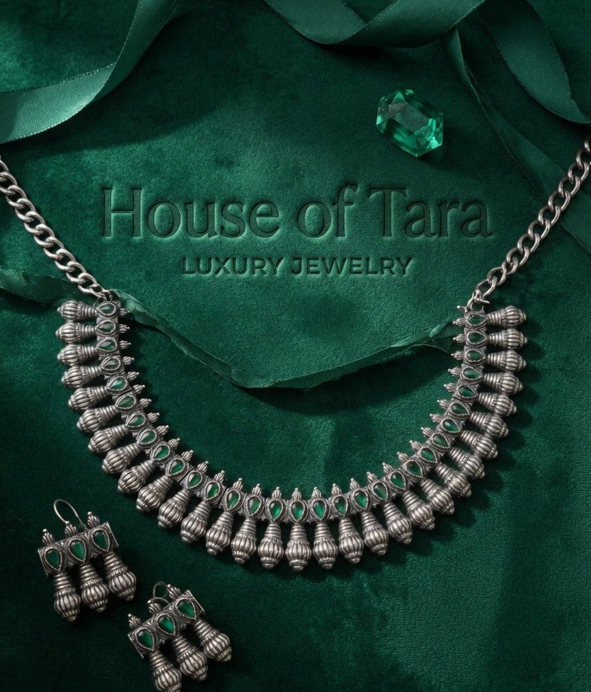 Nayra Emerald Oxidised Choker Set