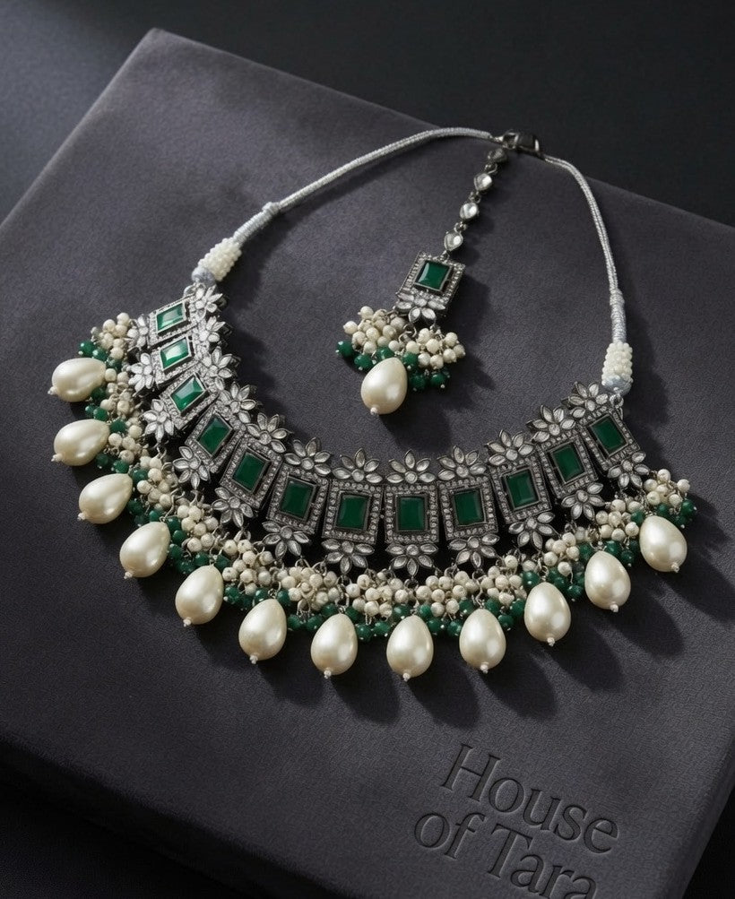Emerald Royale Kundan Pearl Choker Set