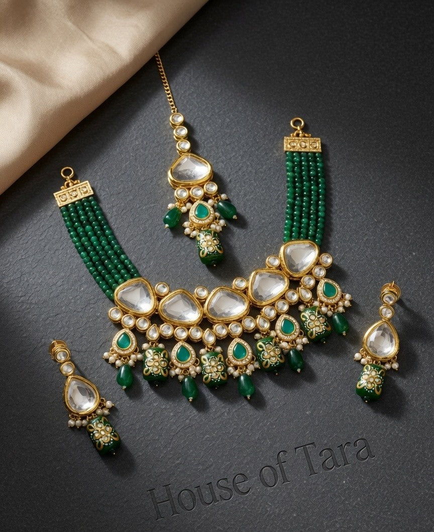 Noor Emerald Kundan Choker Set