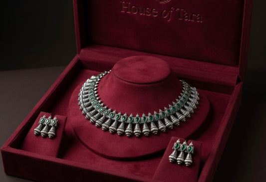 Nayra Emerald Oxidised Choker Set
