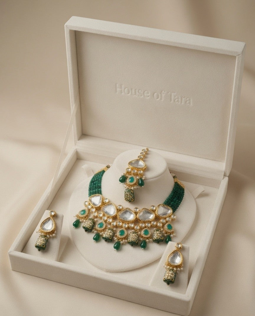 Noor Emerald Kundan Choker Set