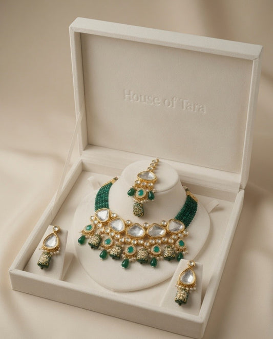 Noor Emerald Kundan Choker Set